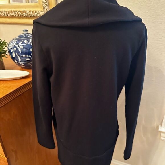 James Perse Black Collared Open Shawl
Cardigan Jacket - Picture 6 of 9